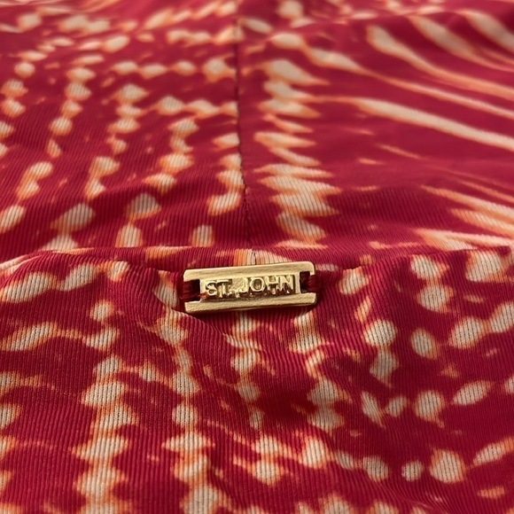 St. John Sport Abstract Long Sleeve Mock-neck Top - Picture 3 of 9